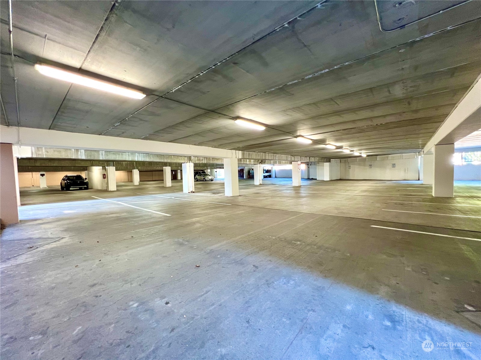 322 W Woodin Avenue Unit: 402
