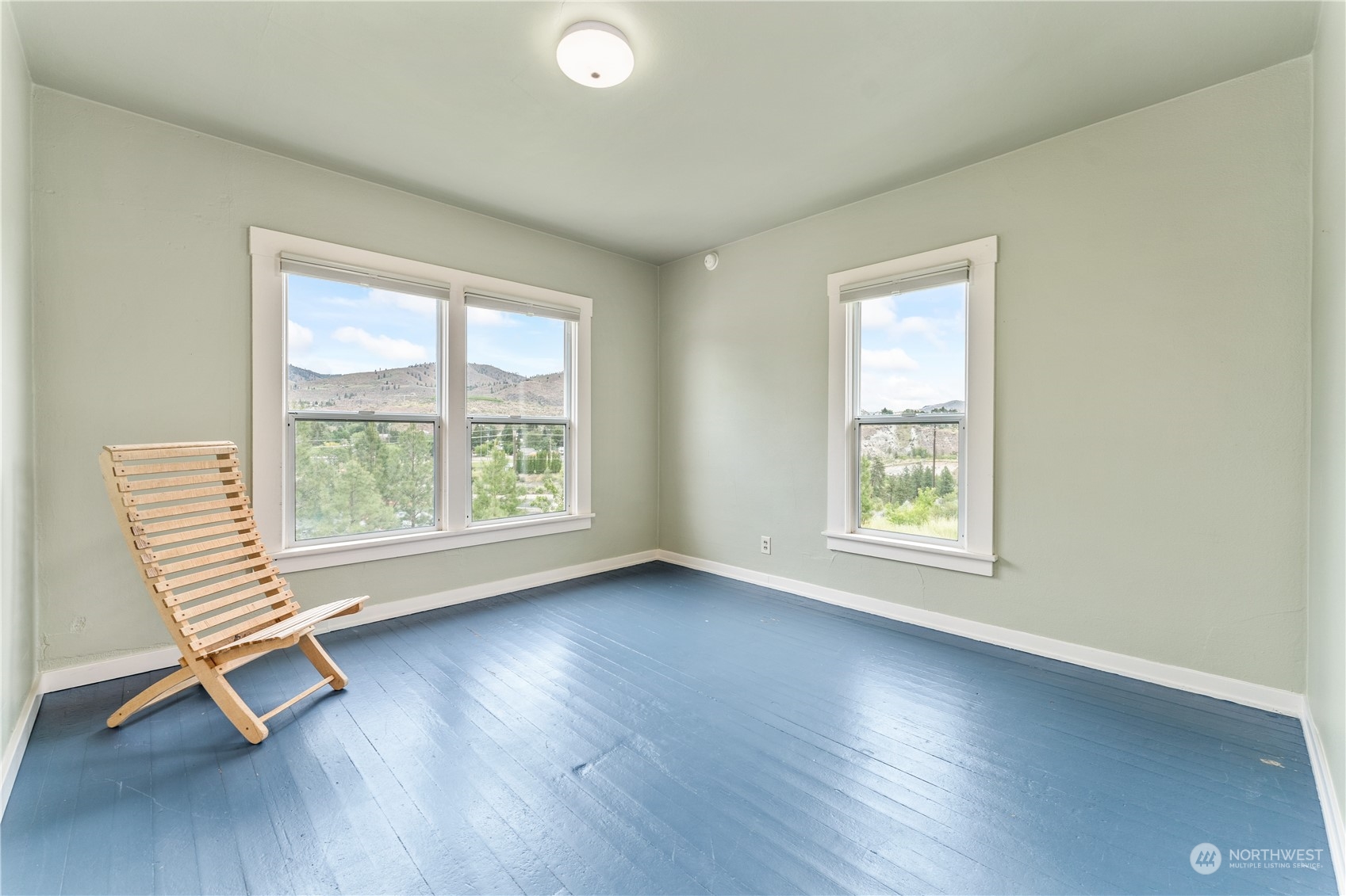 328 E Raymond Street