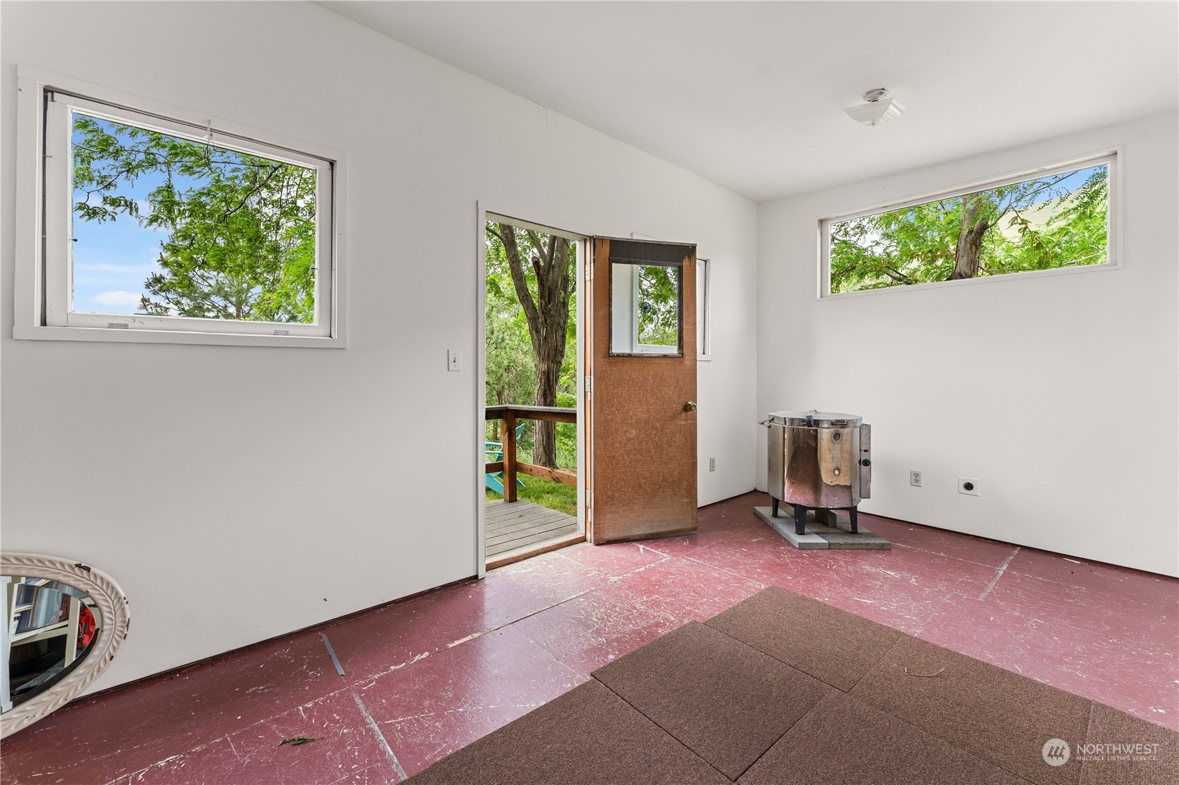 328 E Raymond Street