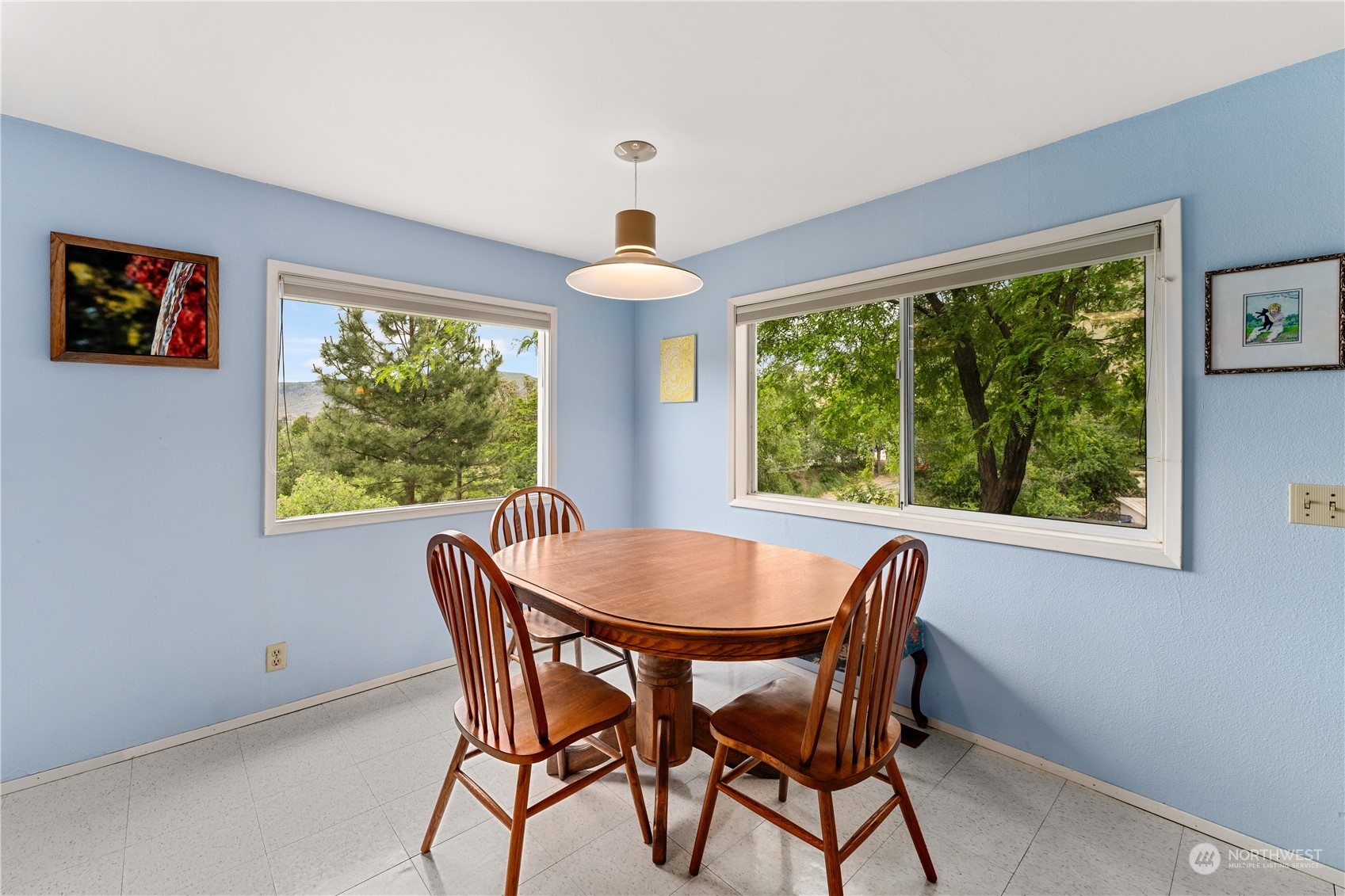 328 E Raymond Street