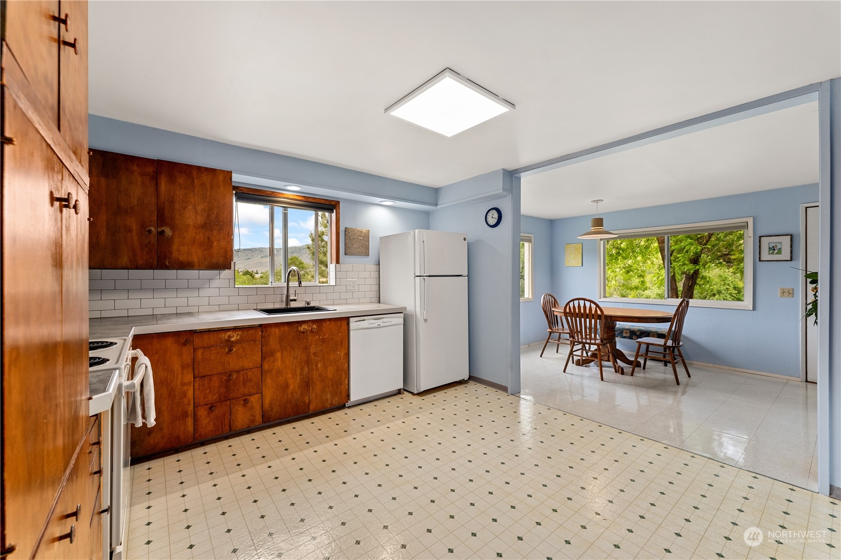 328 E Raymond Street