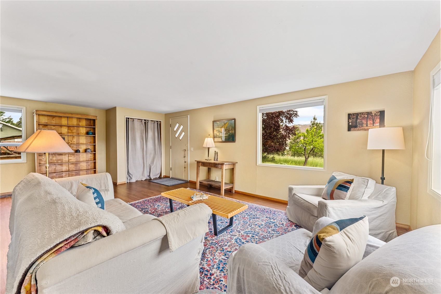 328 E Raymond Street