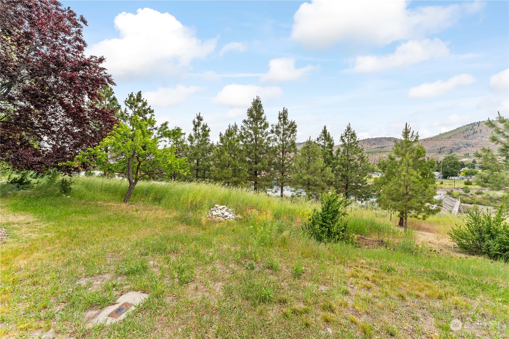 328 E Raymond Street