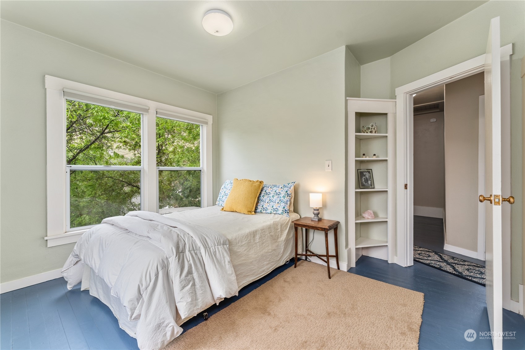 328 E Raymond Street