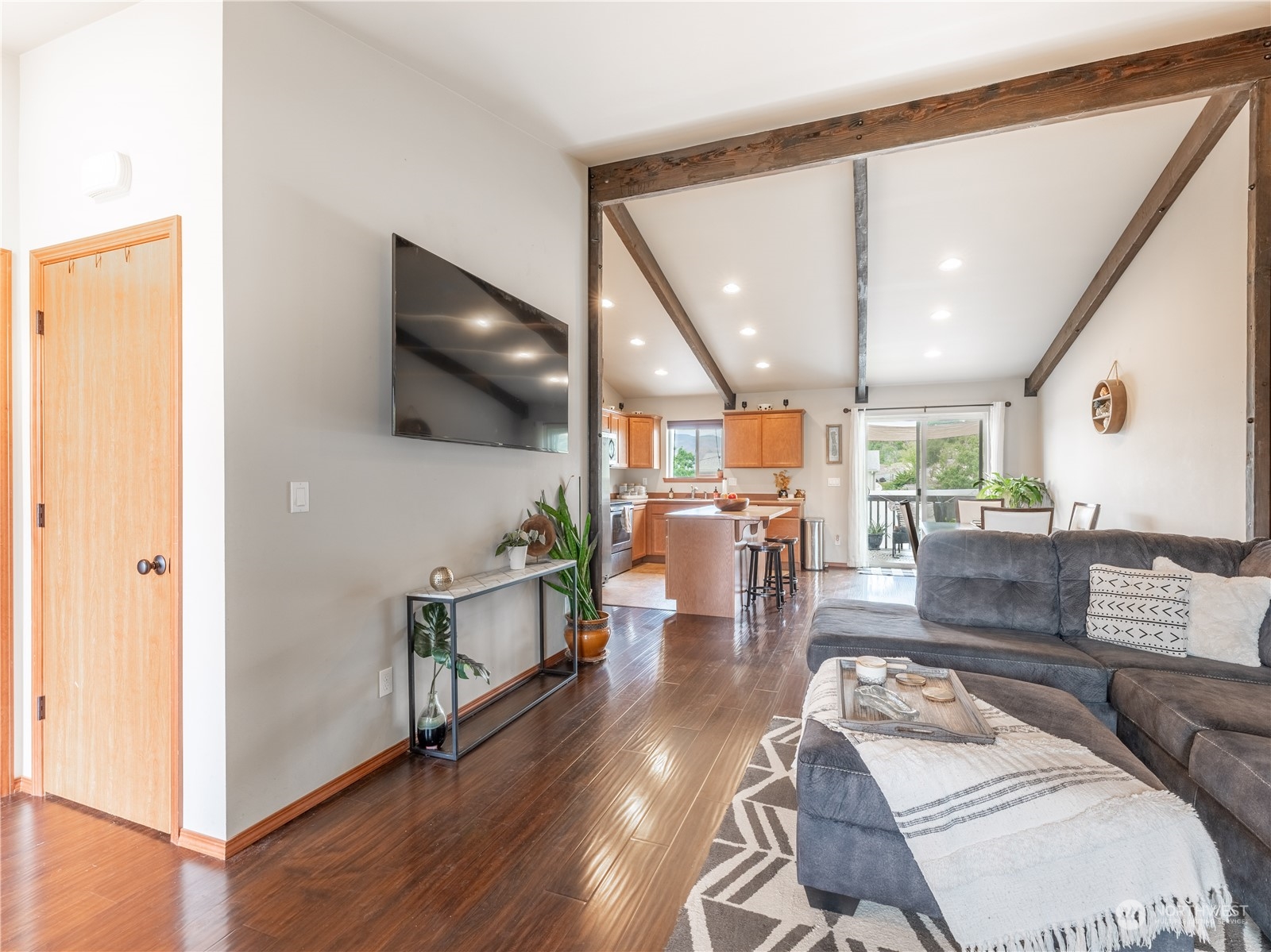 107 NW Porter's Court