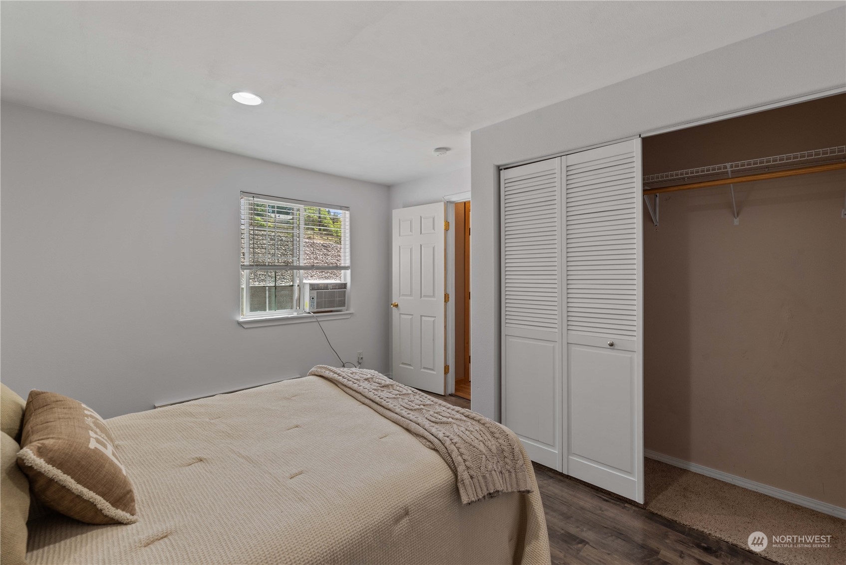 5 21st Street NW