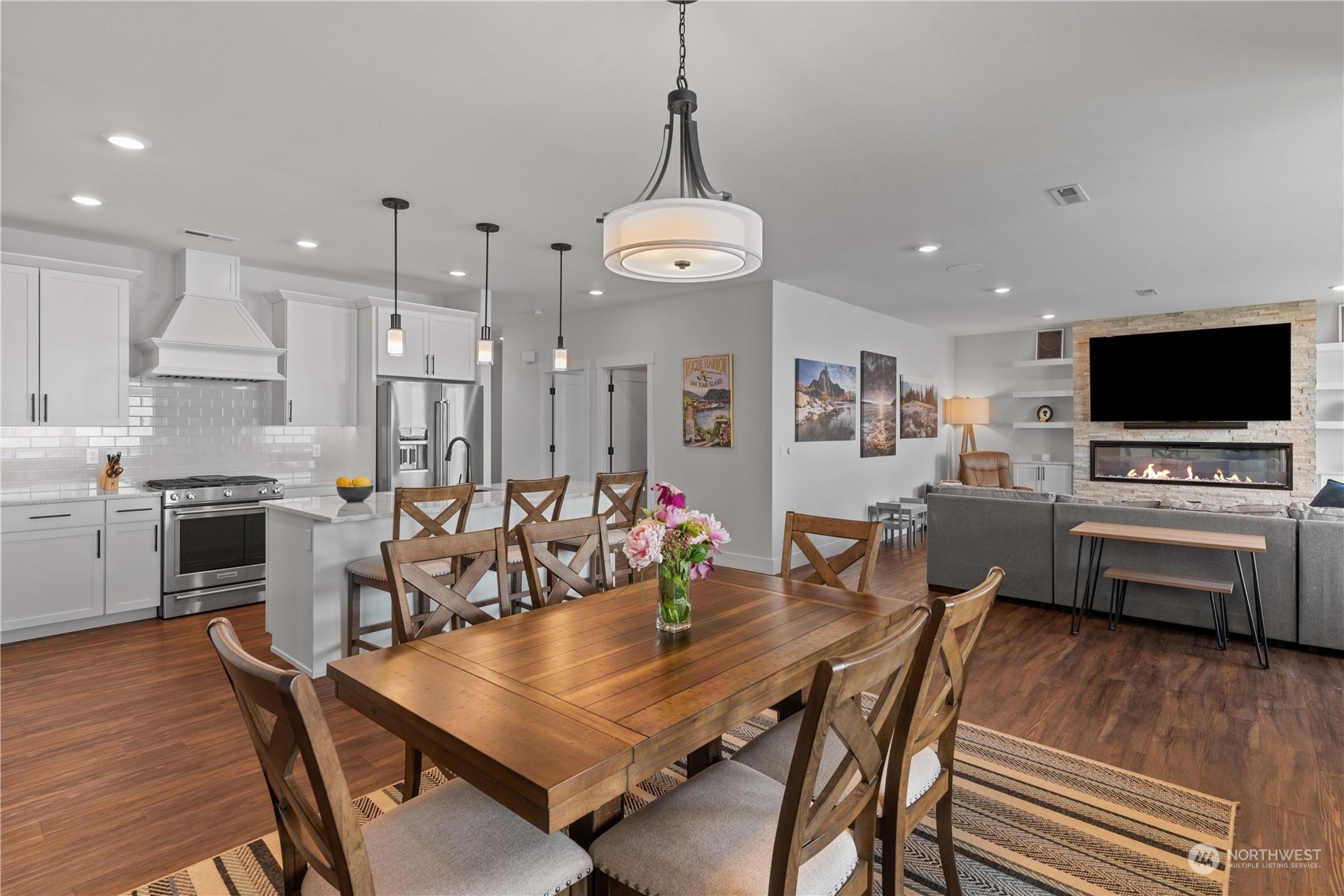 839 N Newport Loop