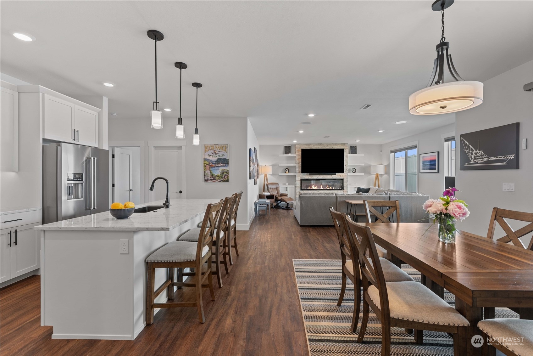 839 N Newport Loop
