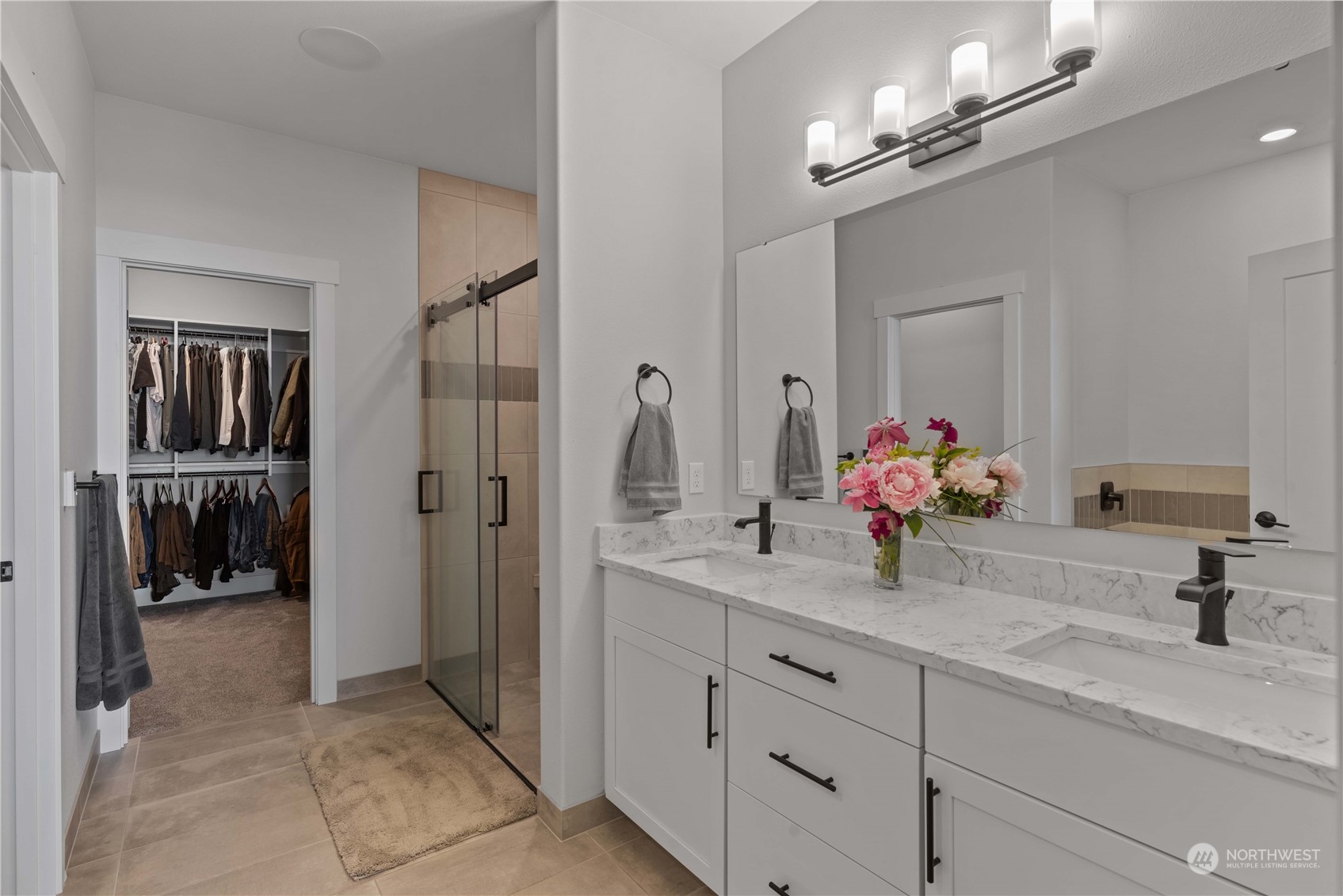 839 N Newport Loop