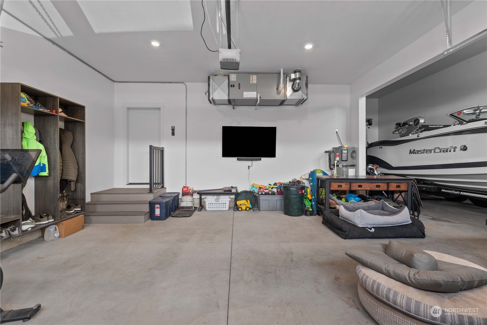 839 N Newport Loop