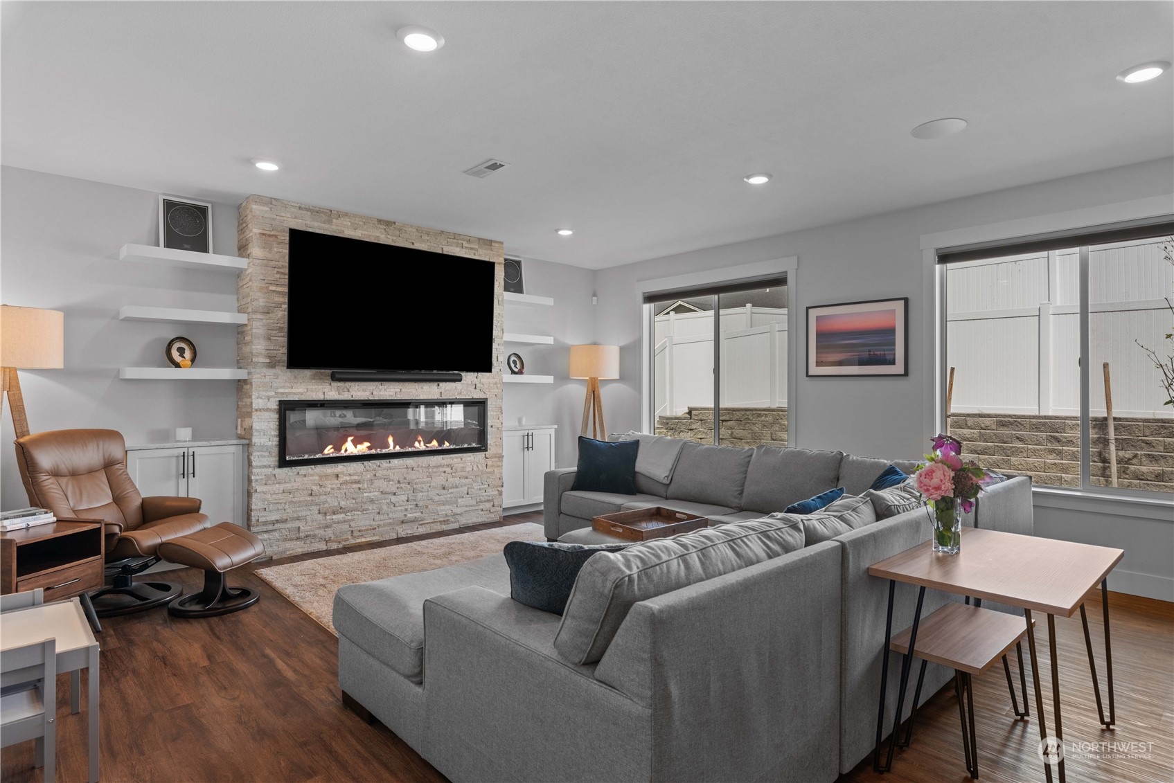 839 N Newport Loop