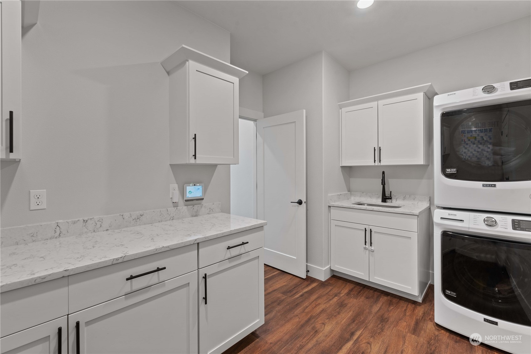 839 N Newport Loop