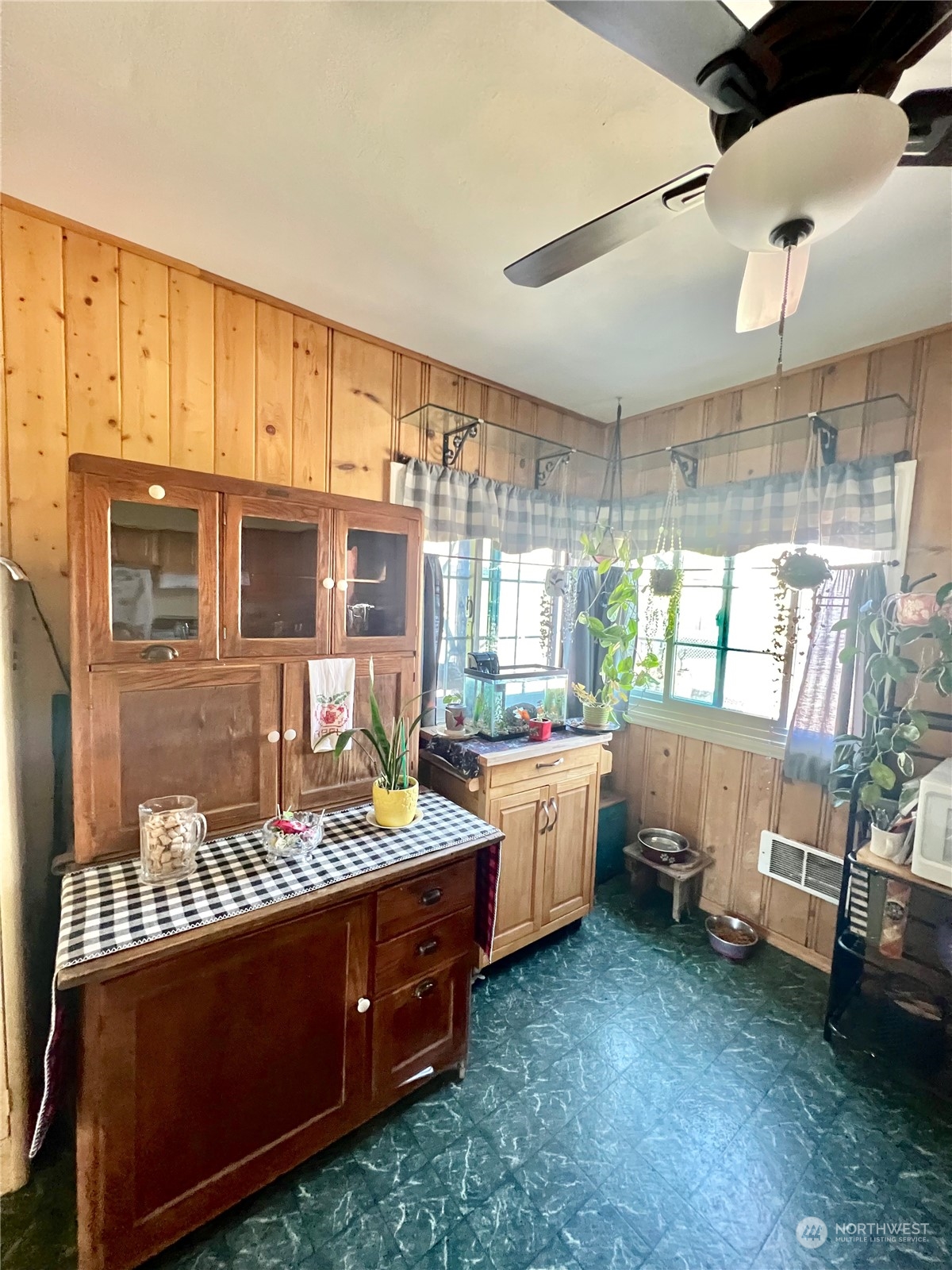 301 W Locust St