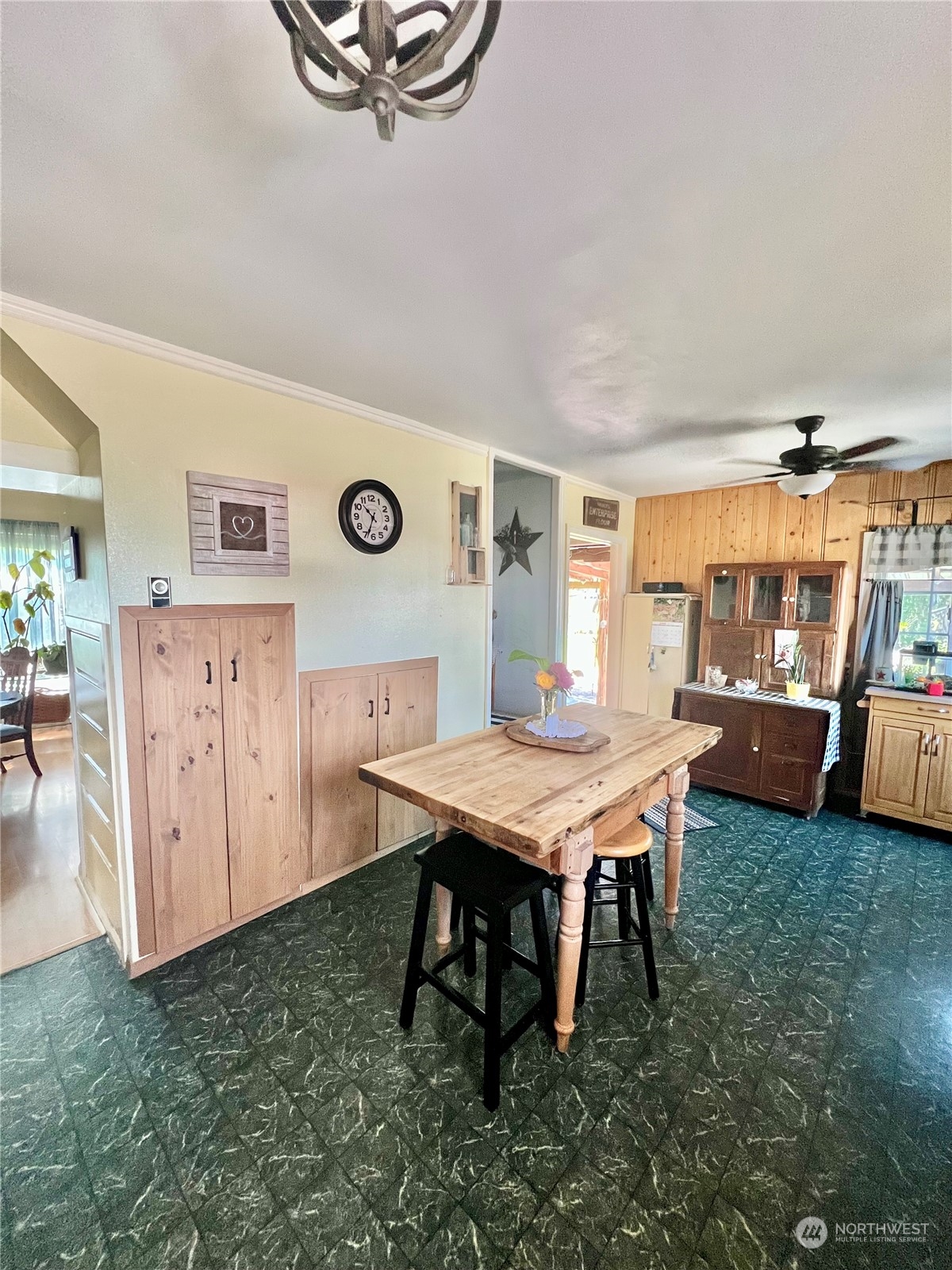 301 W Locust St