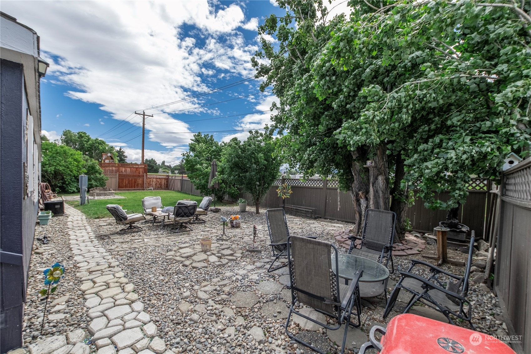 832 Garden Plaza