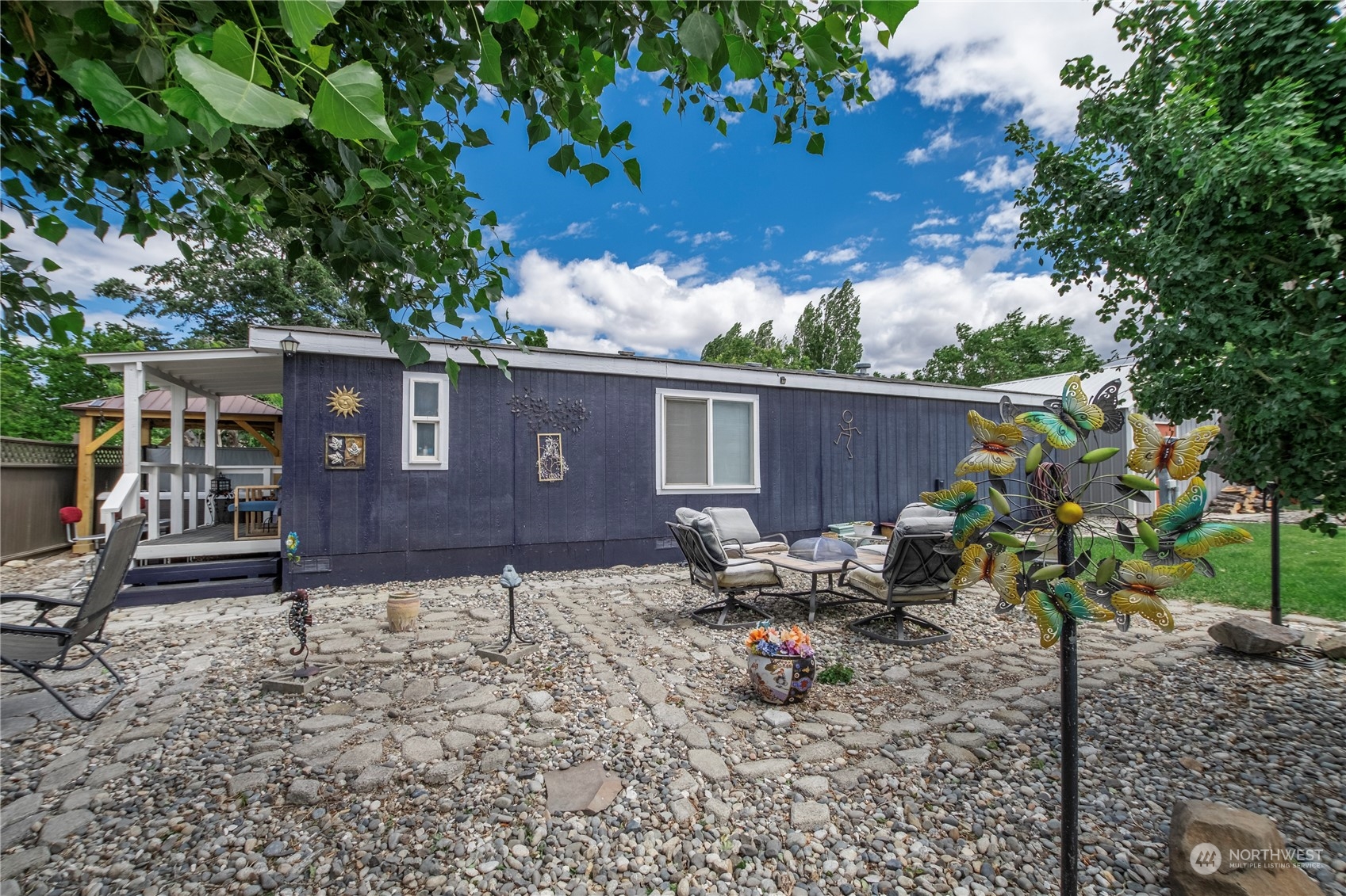 832 Garden Plaza