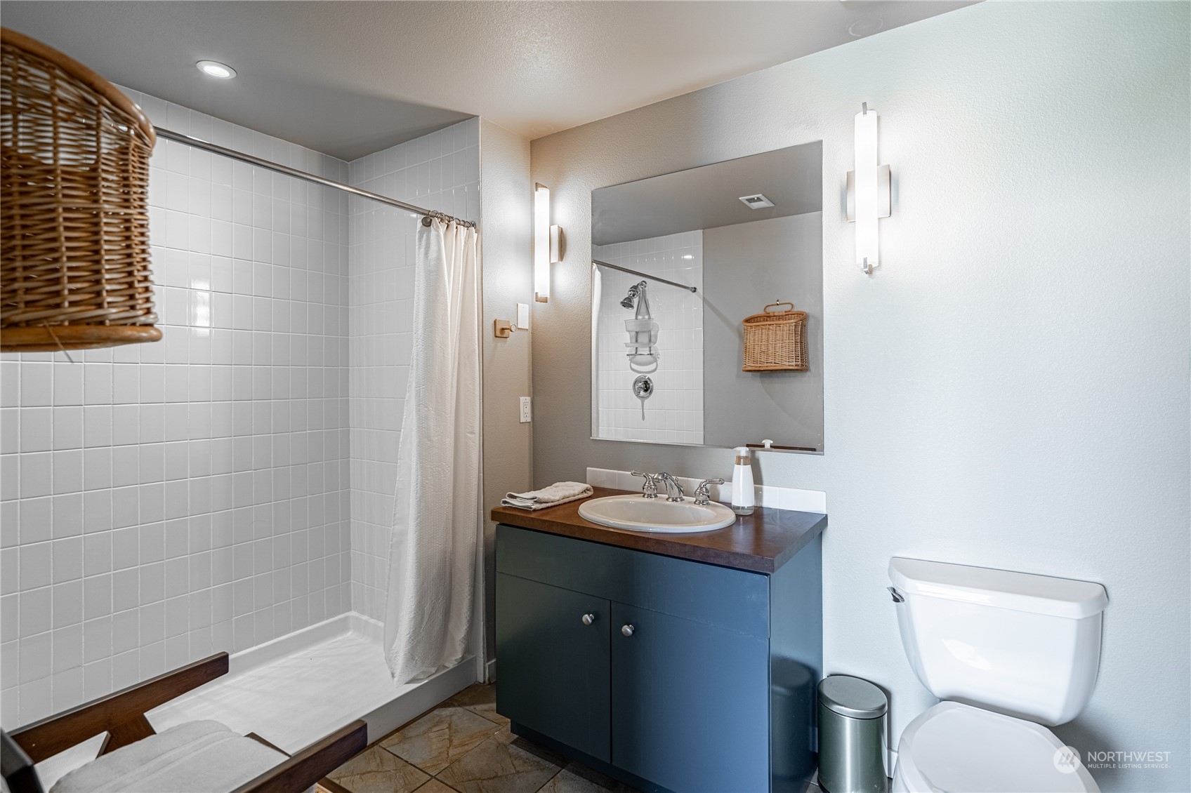2220 W Woodin Avenue Unit: 411