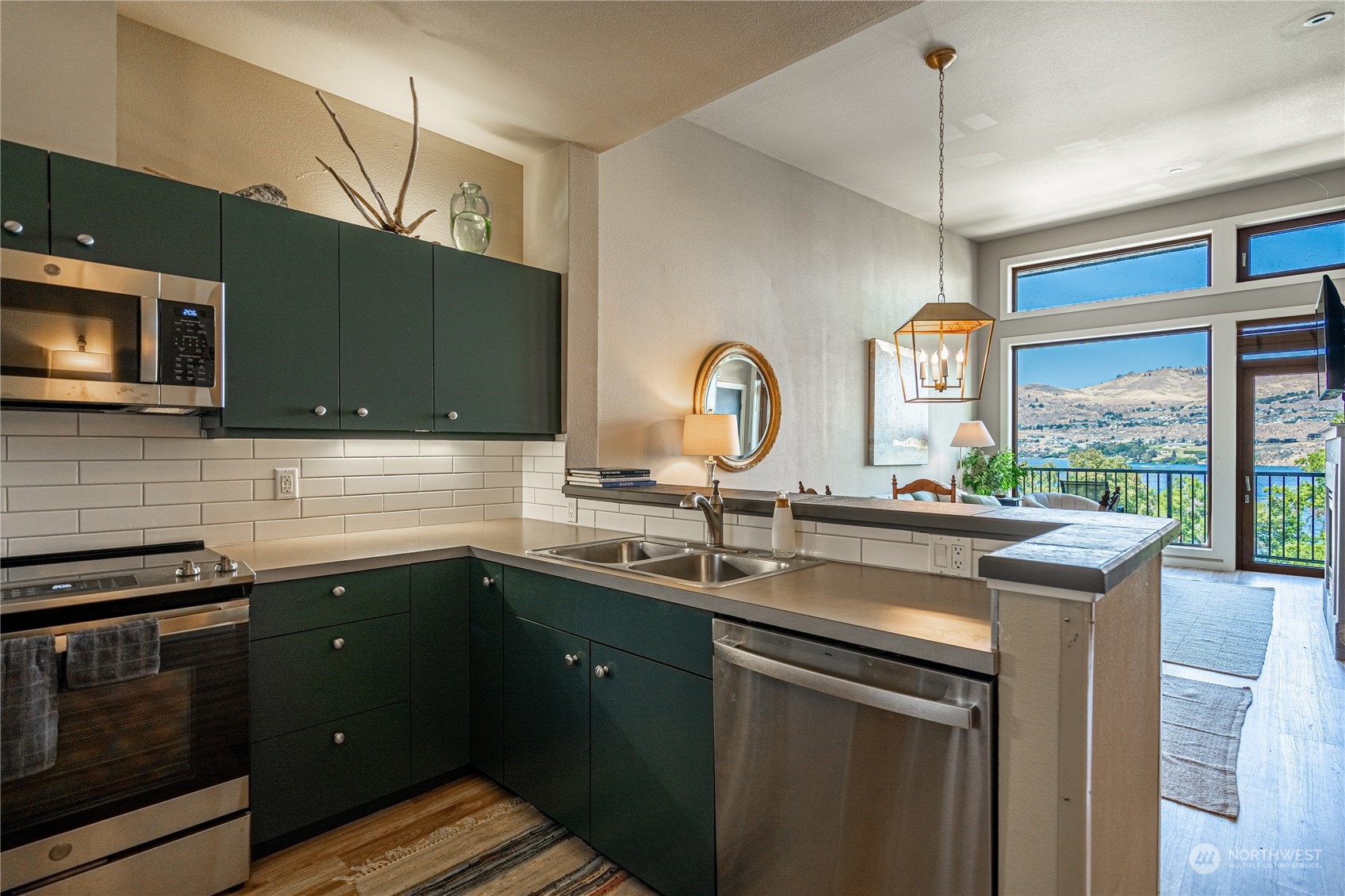 2220 W Woodin Avenue Unit: 411