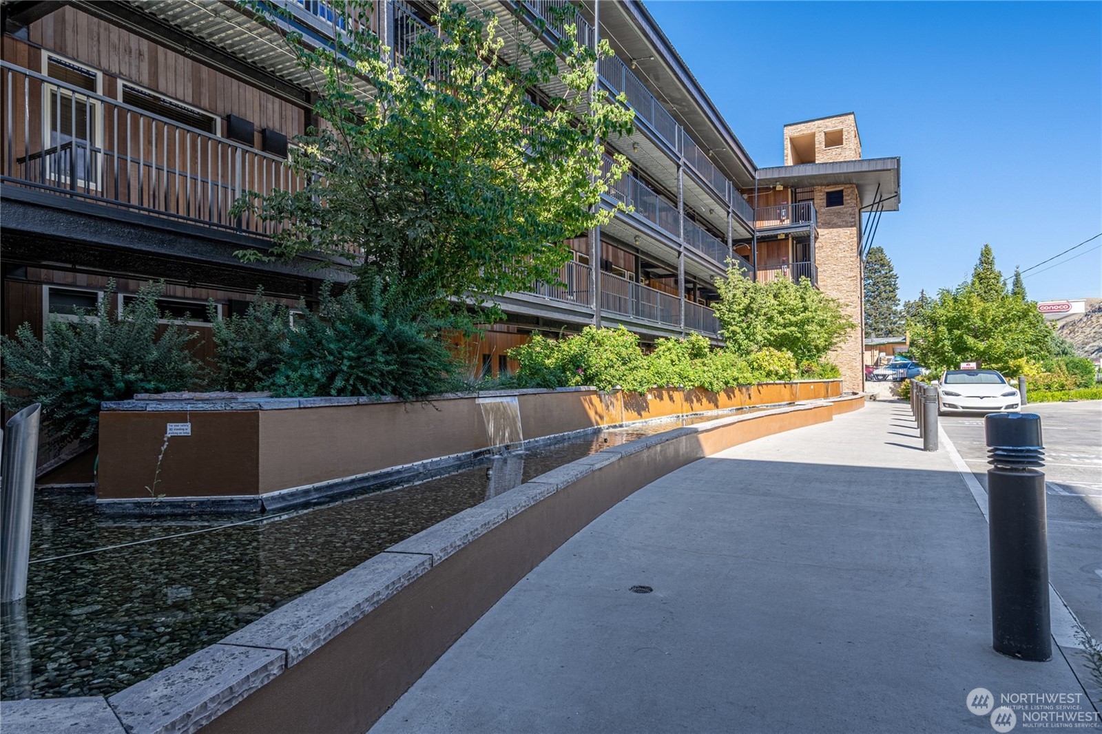 2220 W Woodin Avenue Unit: 411