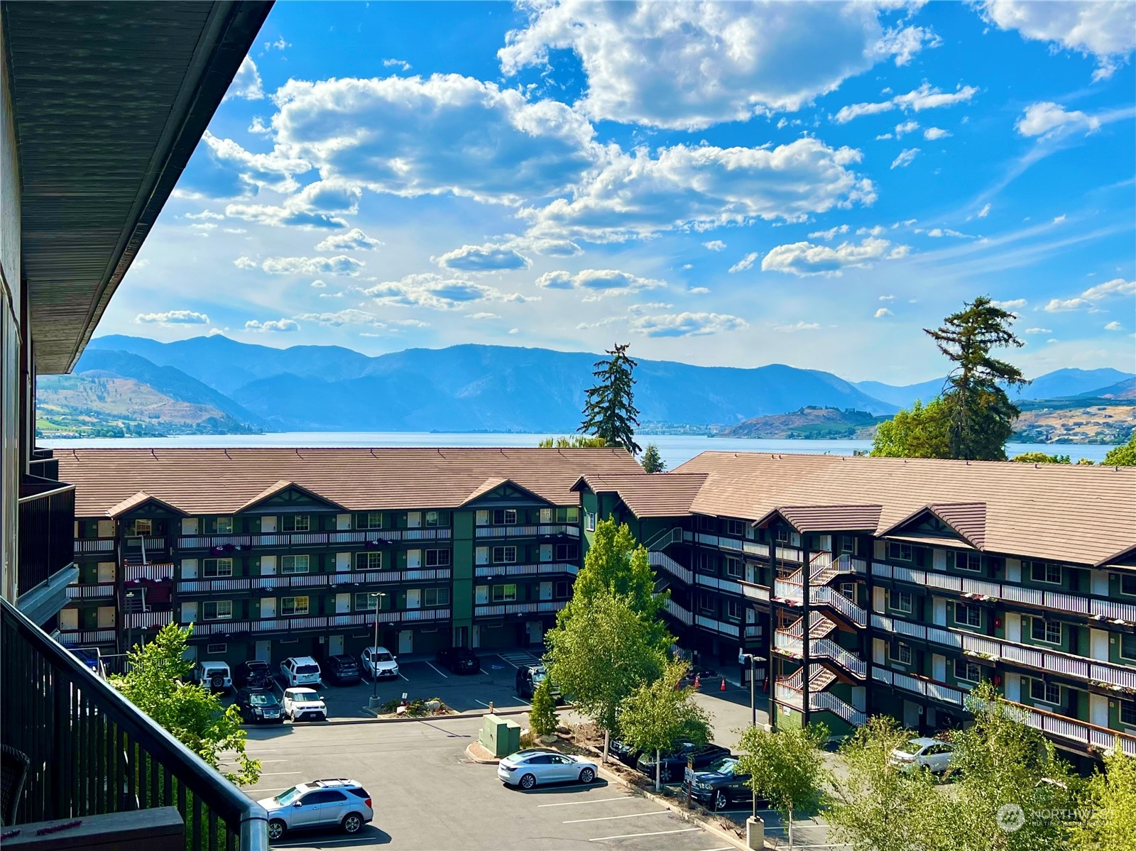 2220 W Woodin Avenue Unit: 411