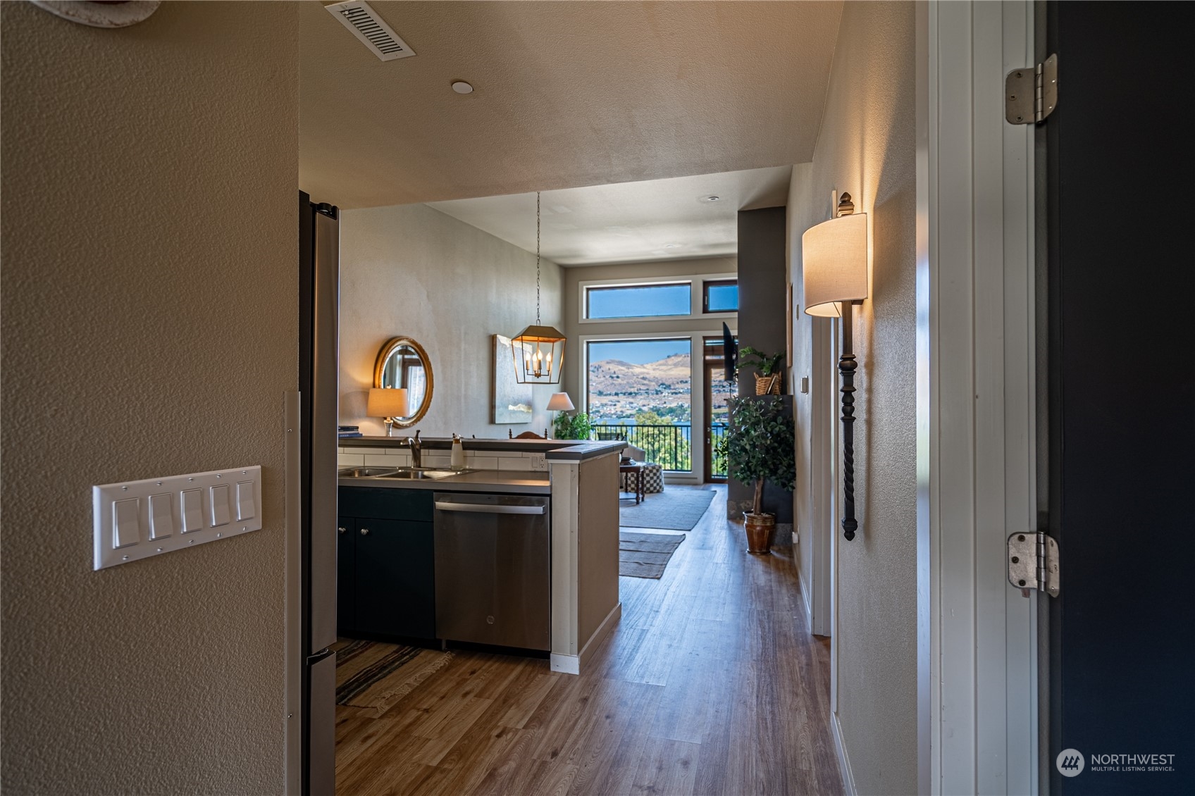 2220 W Woodin Avenue Unit: 411