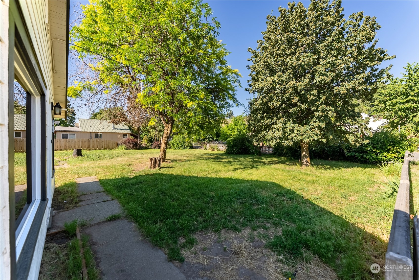 1 Fir Street S