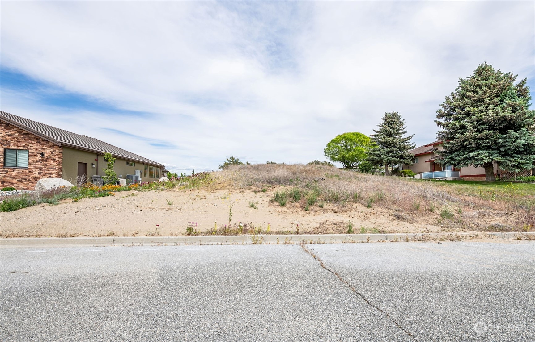308 Desert View Place