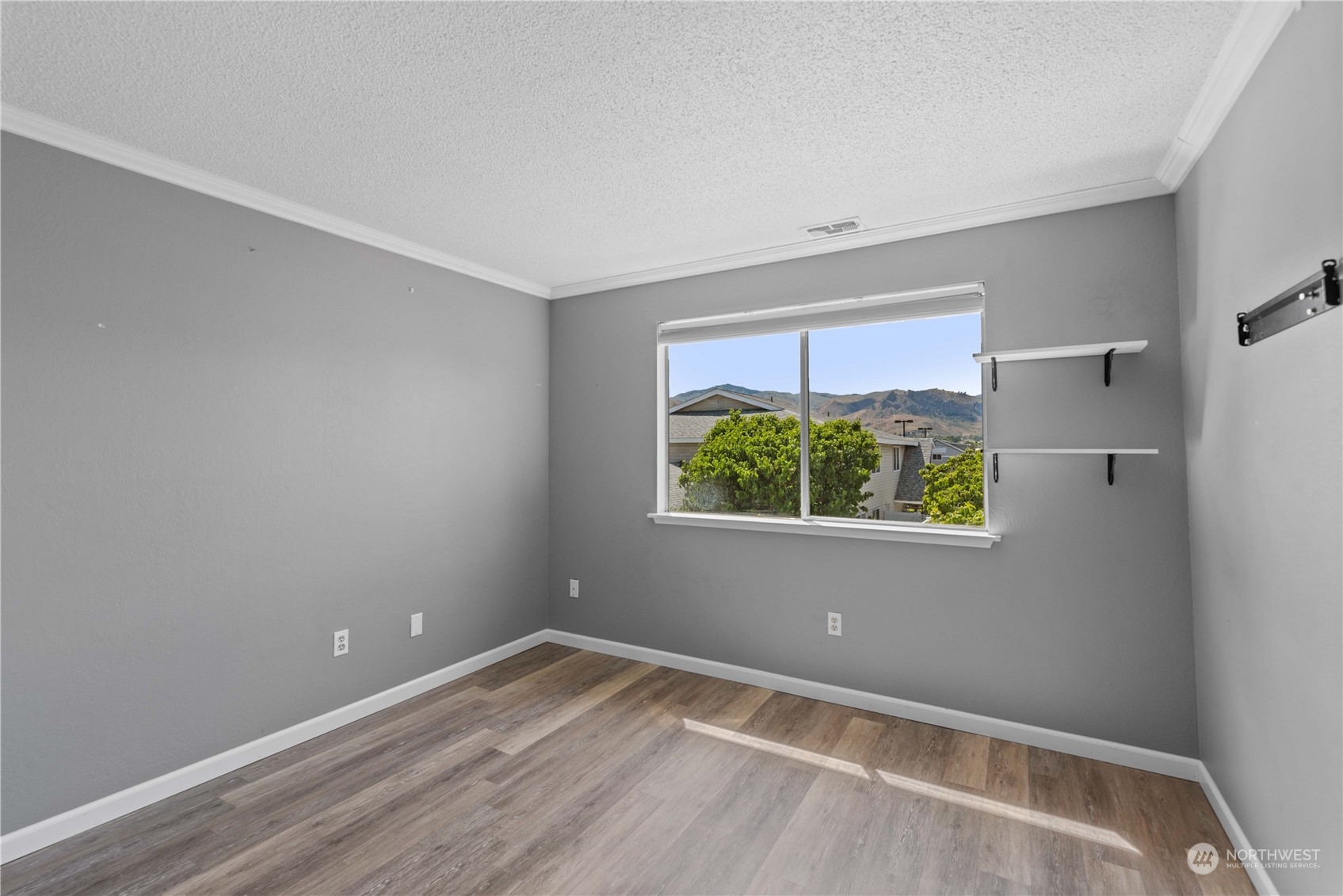 100 Simon Street SE Unit: 14