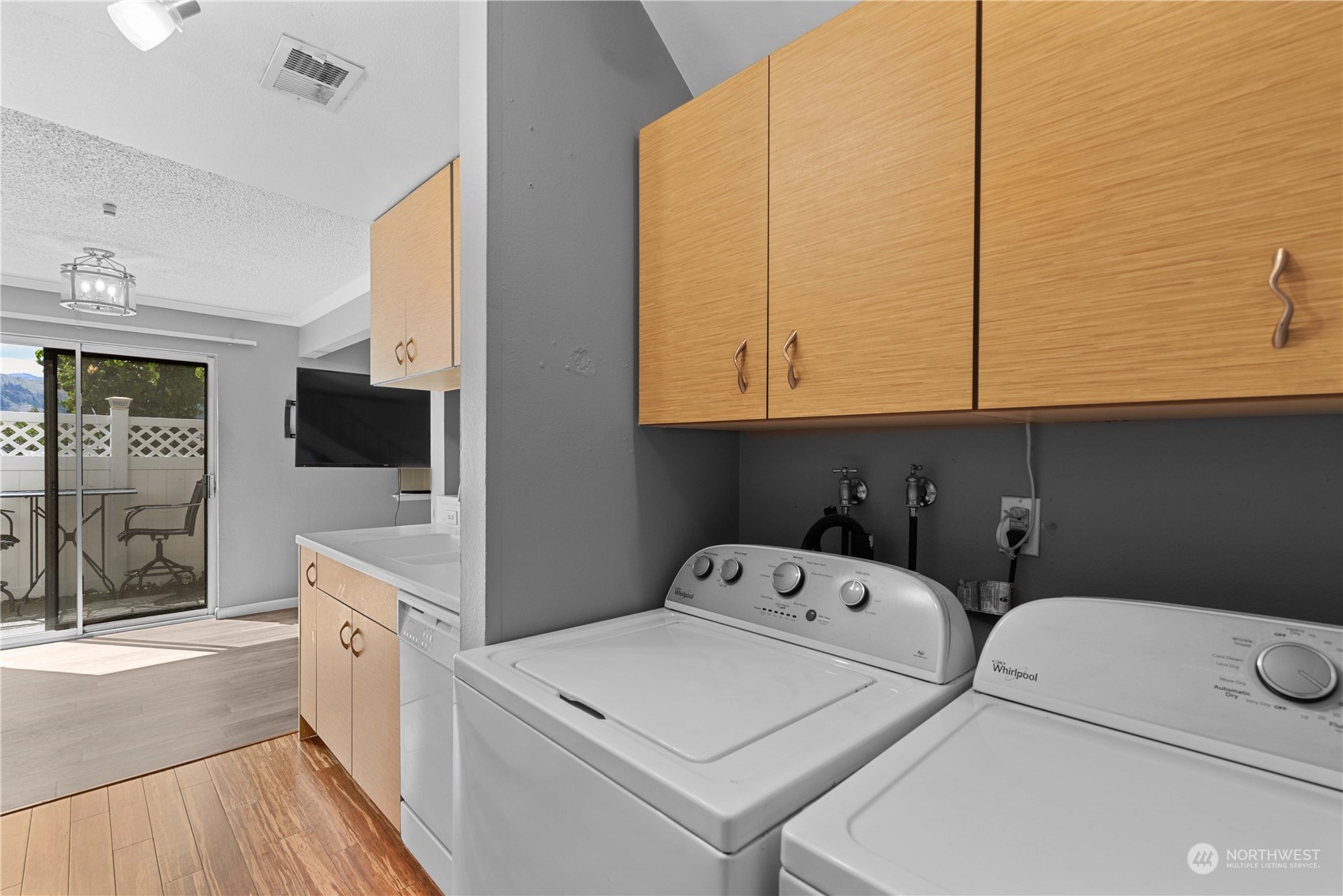 100 Simon Street SE Unit: 14