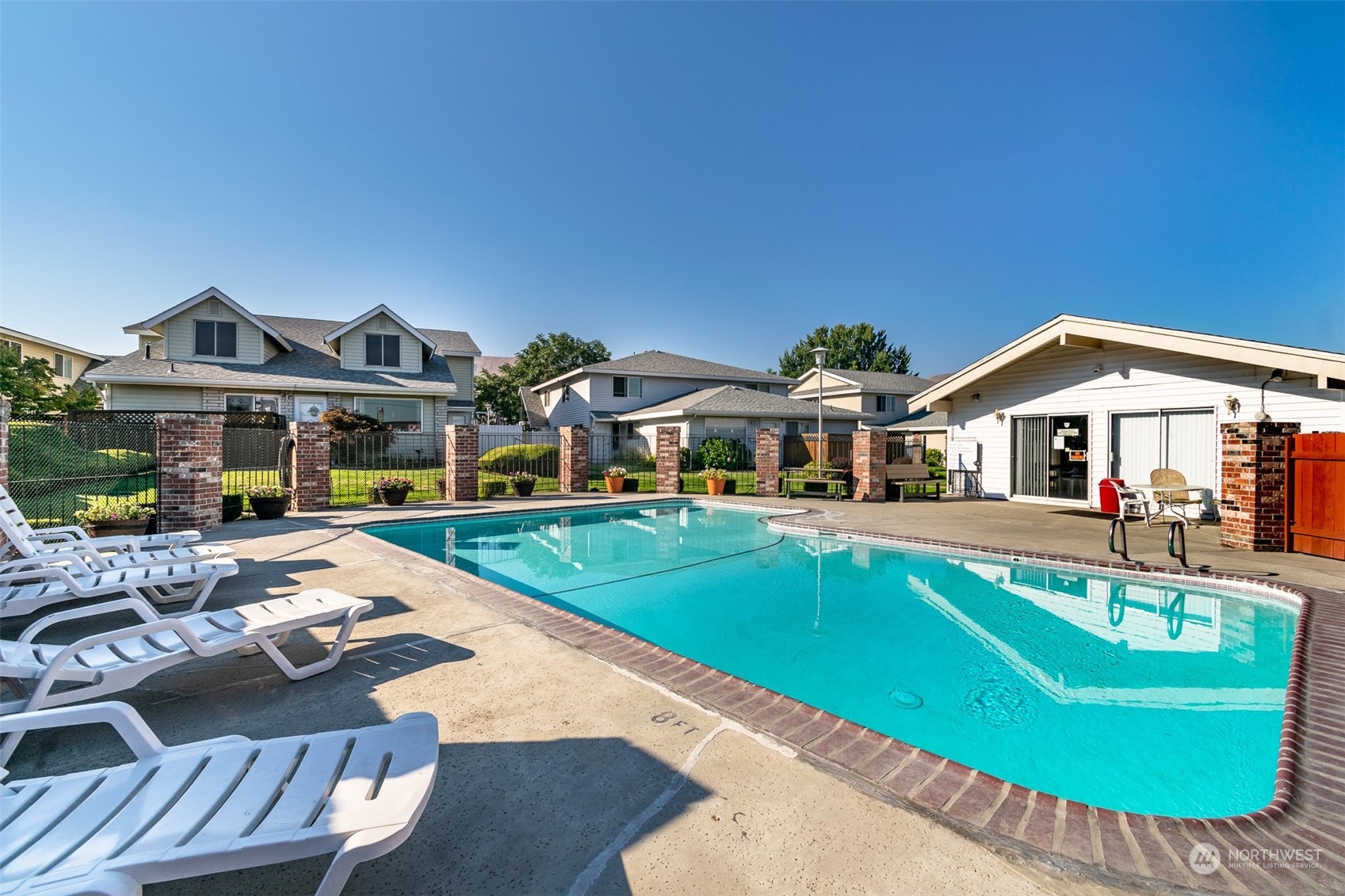 100 Simon Street SE Unit: 14