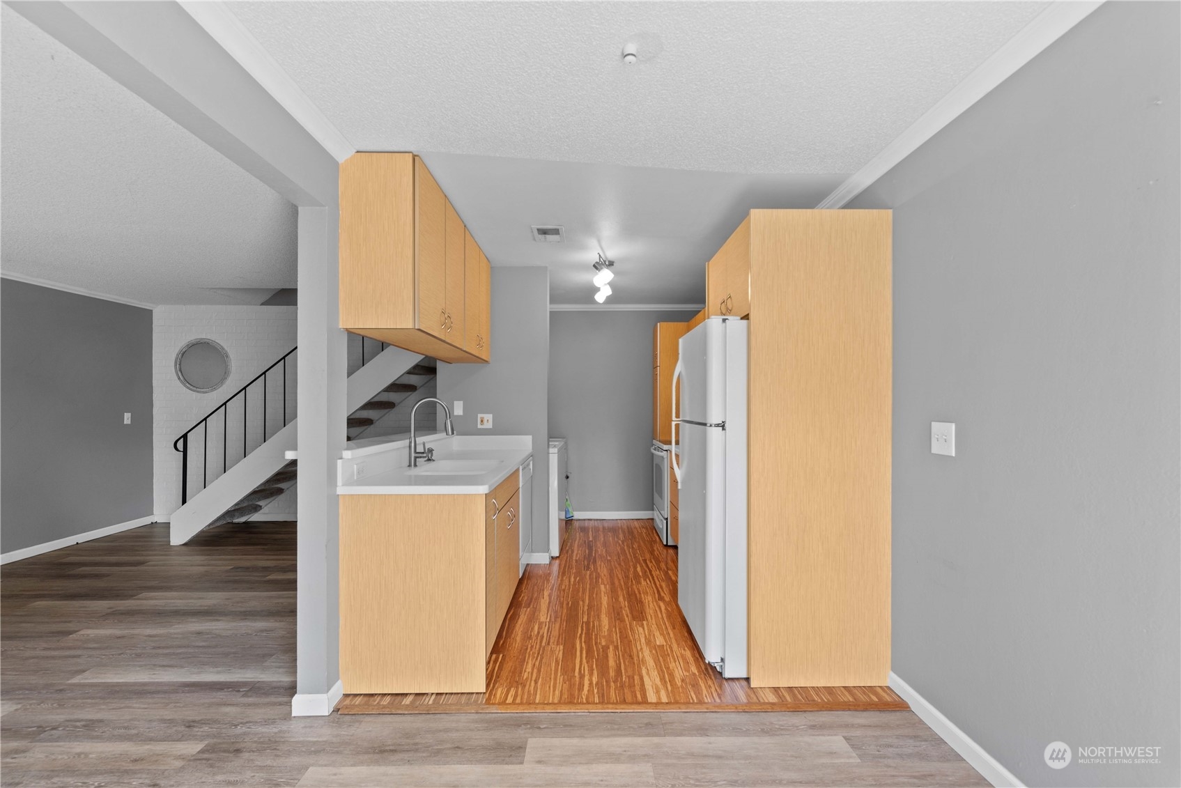 100 Simon Street SE Unit: 14