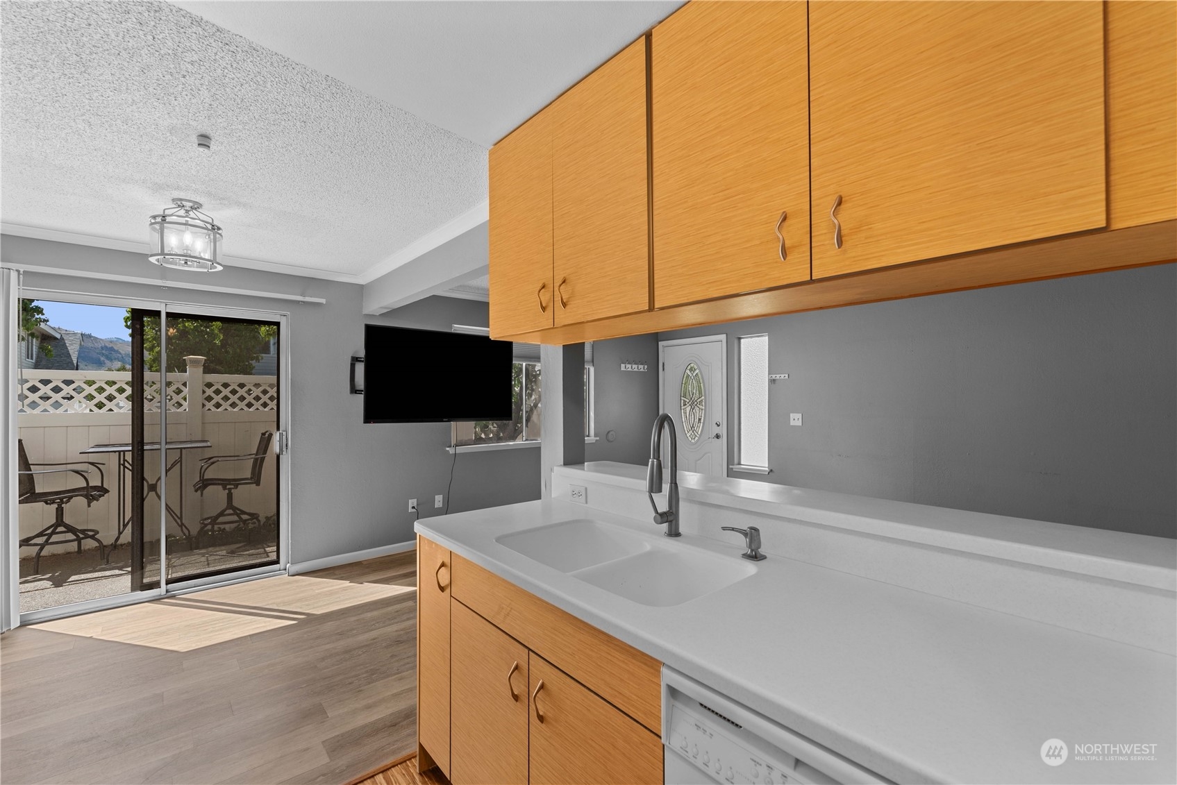 100 Simon Street SE Unit: 14