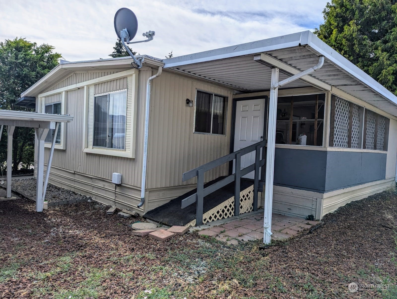 1311 Maple Street Unit: 2
