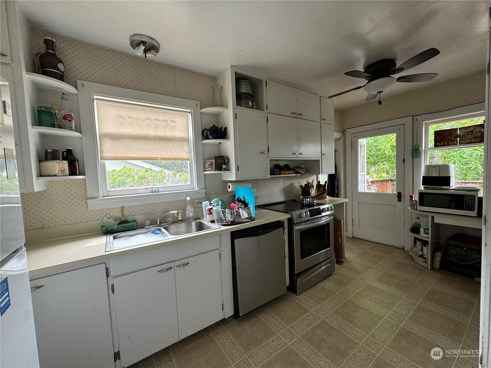 204 S Antwine