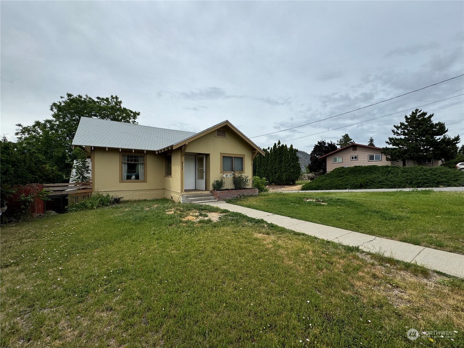 204 S Antwine