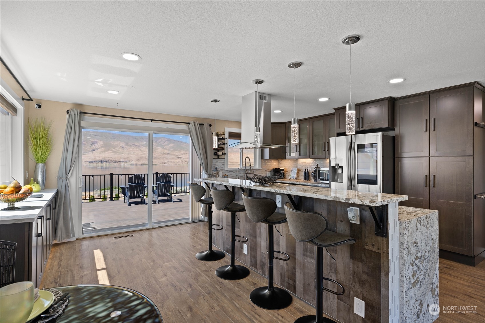510 Island View SW