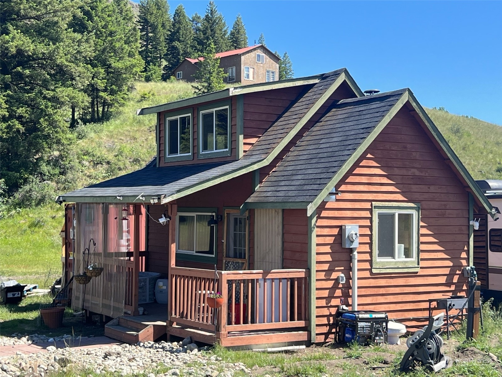 2 Mountain View Drive N