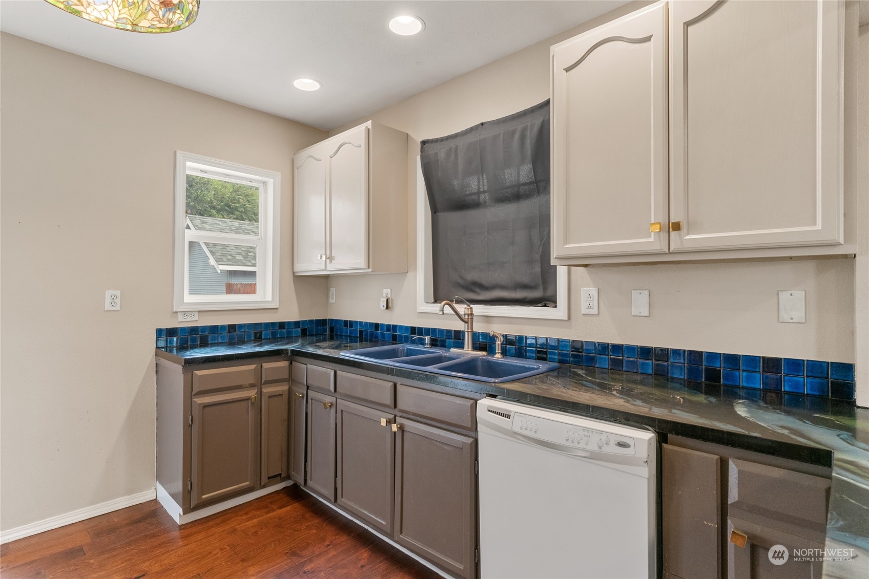 1380 S Wenatchee Avenue