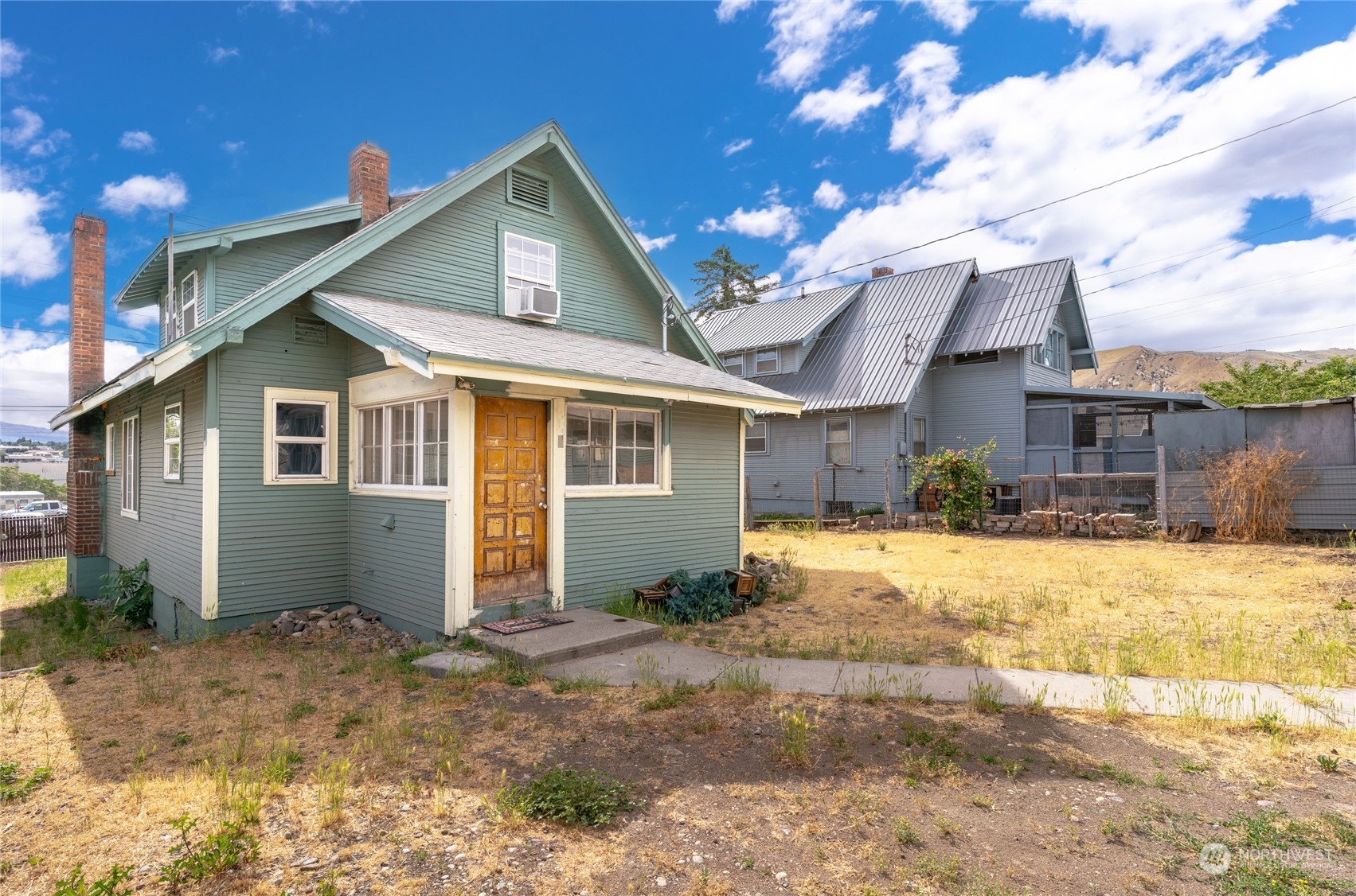 1380 S Wenatchee Avenue