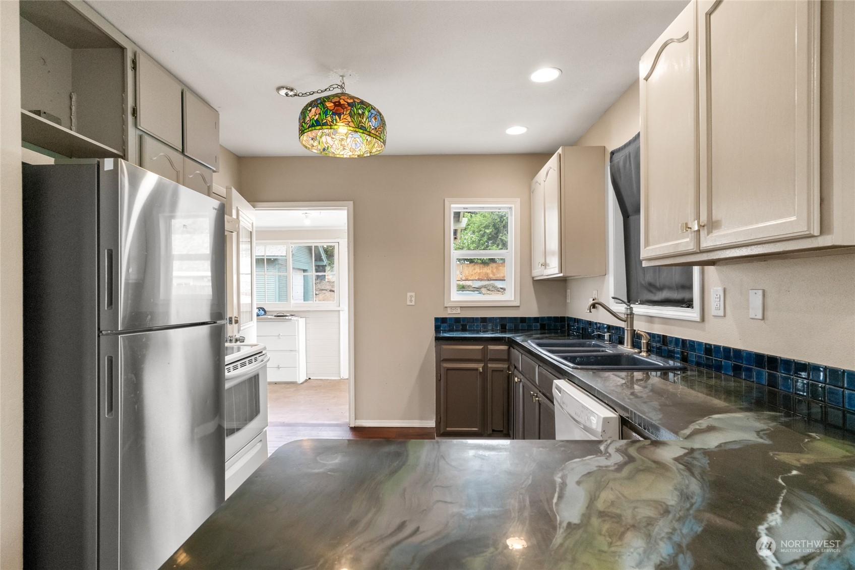 1380 S Wenatchee Avenue