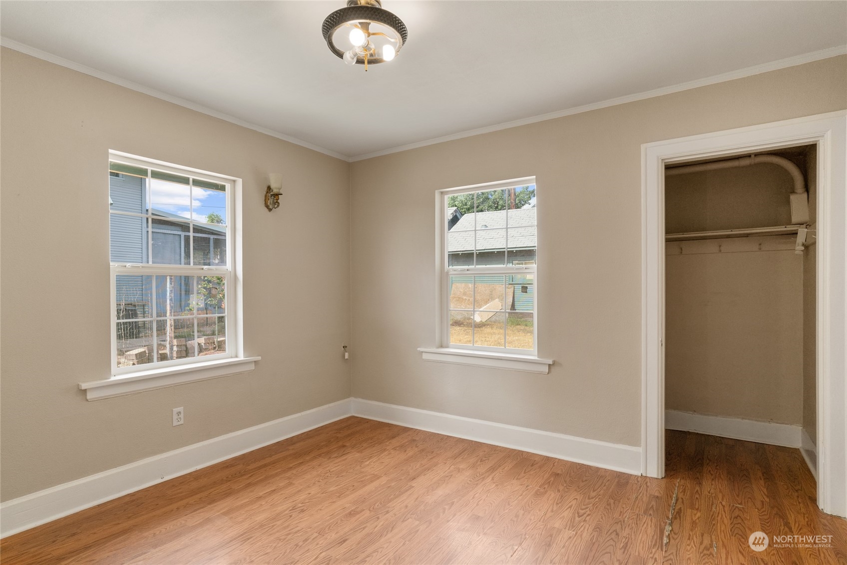 1380 S Wenatchee Avenue