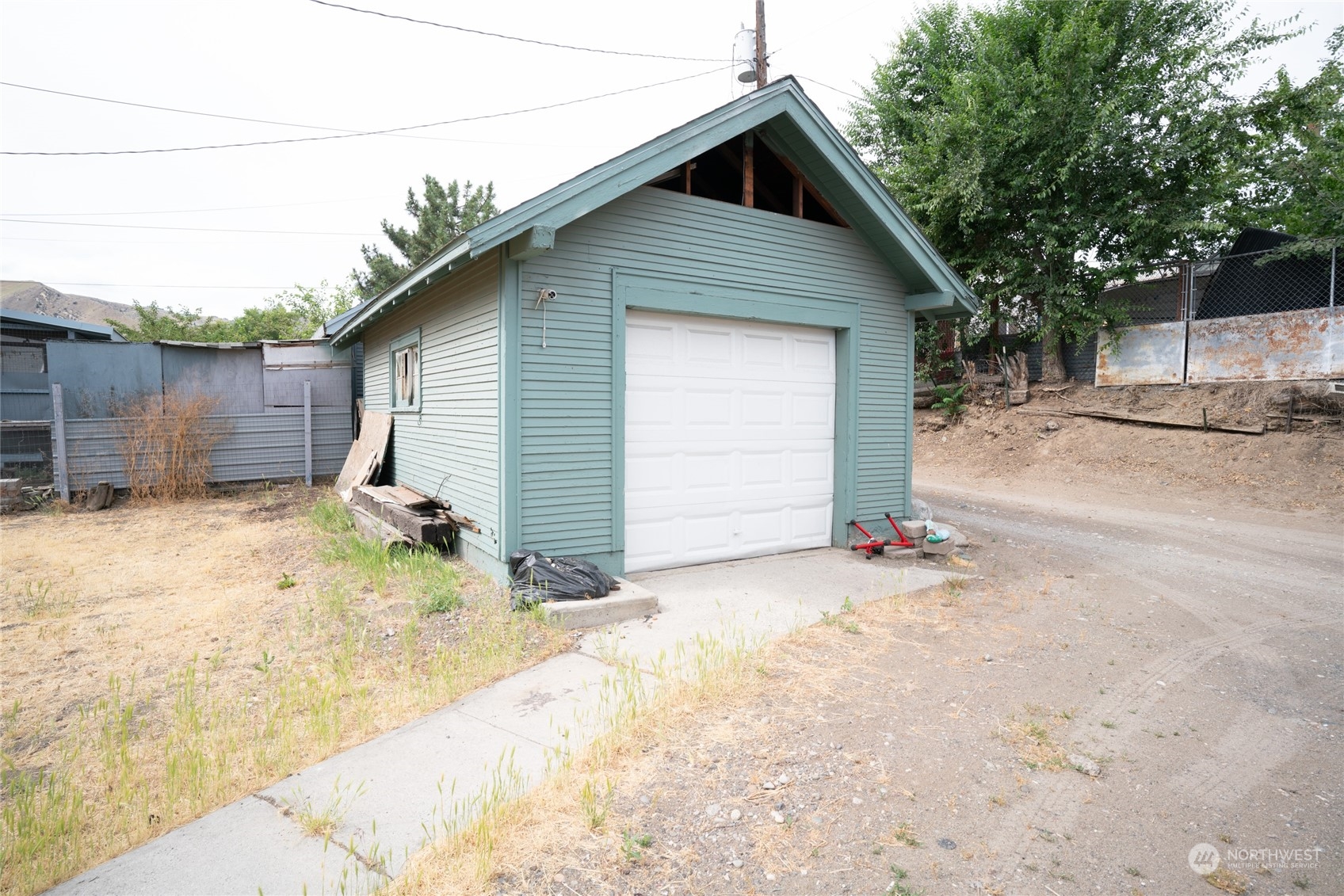 1380 S Wenatchee Avenue