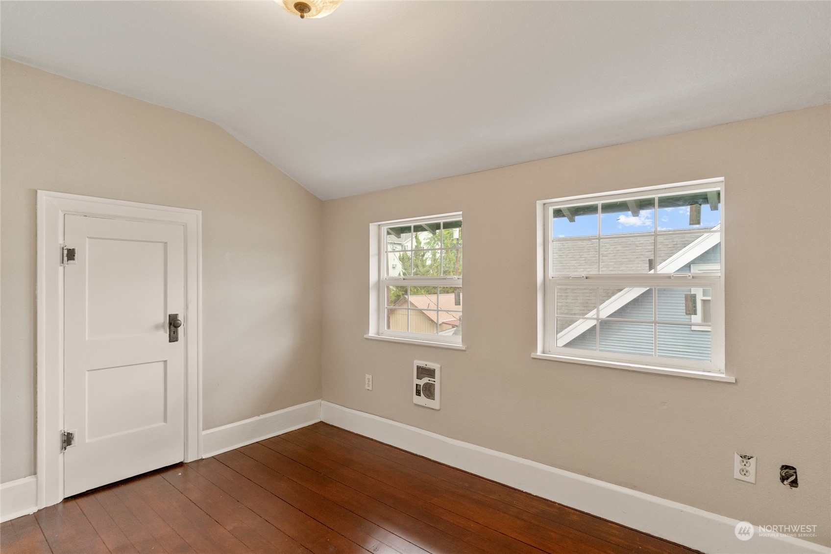 1380 S Wenatchee Avenue