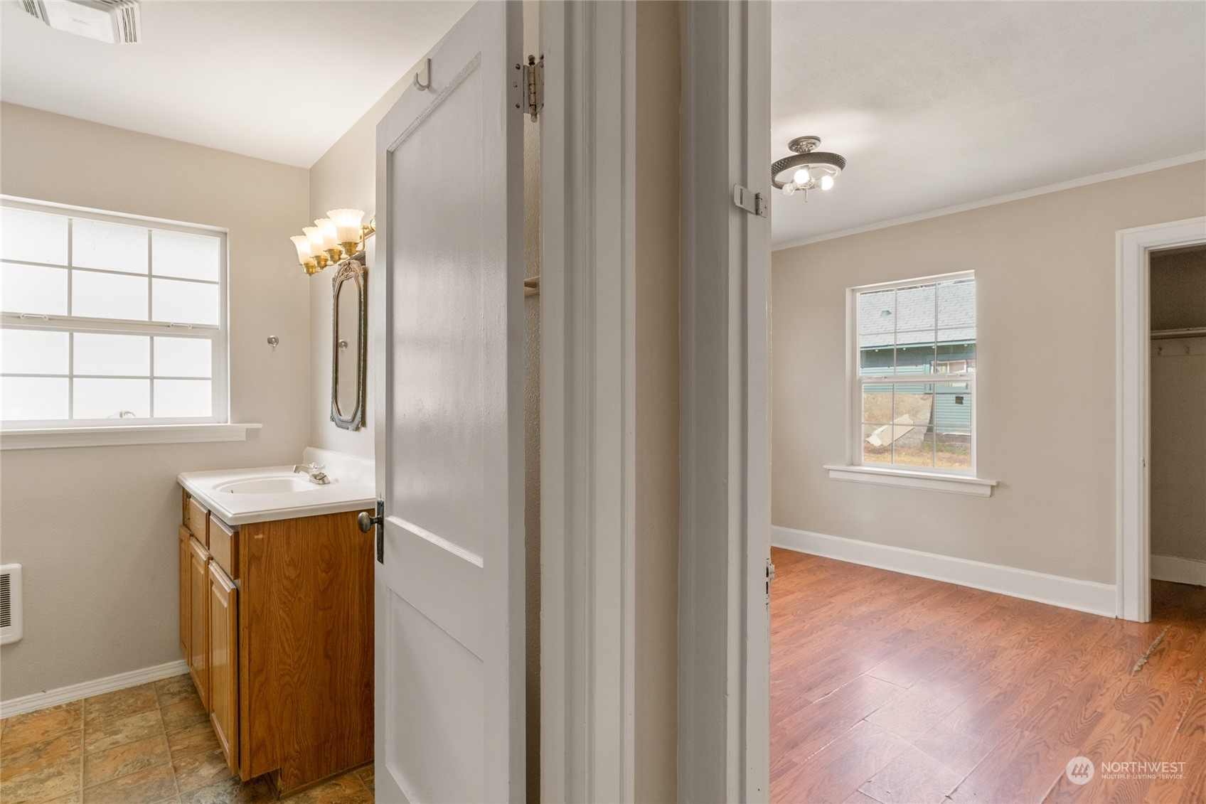 1380 S Wenatchee Avenue