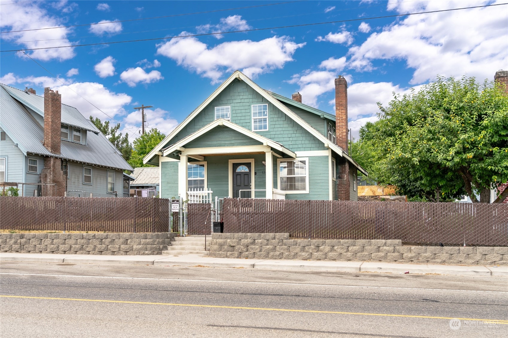 1380 S Wenatchee Avenue