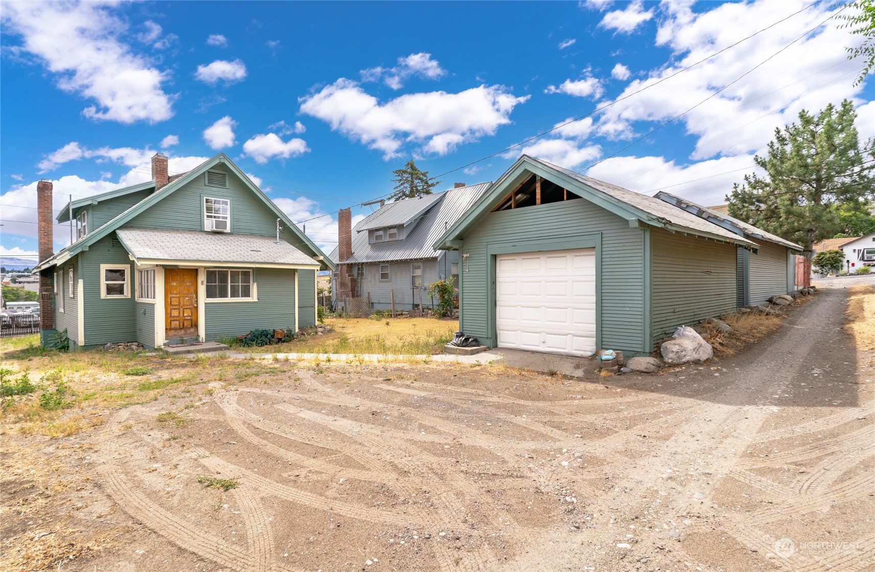 1380 S Wenatchee Avenue