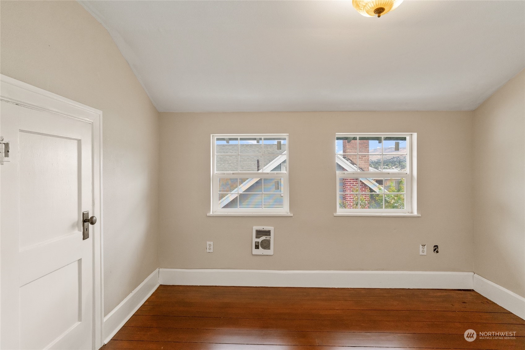 1380 S Wenatchee Avenue