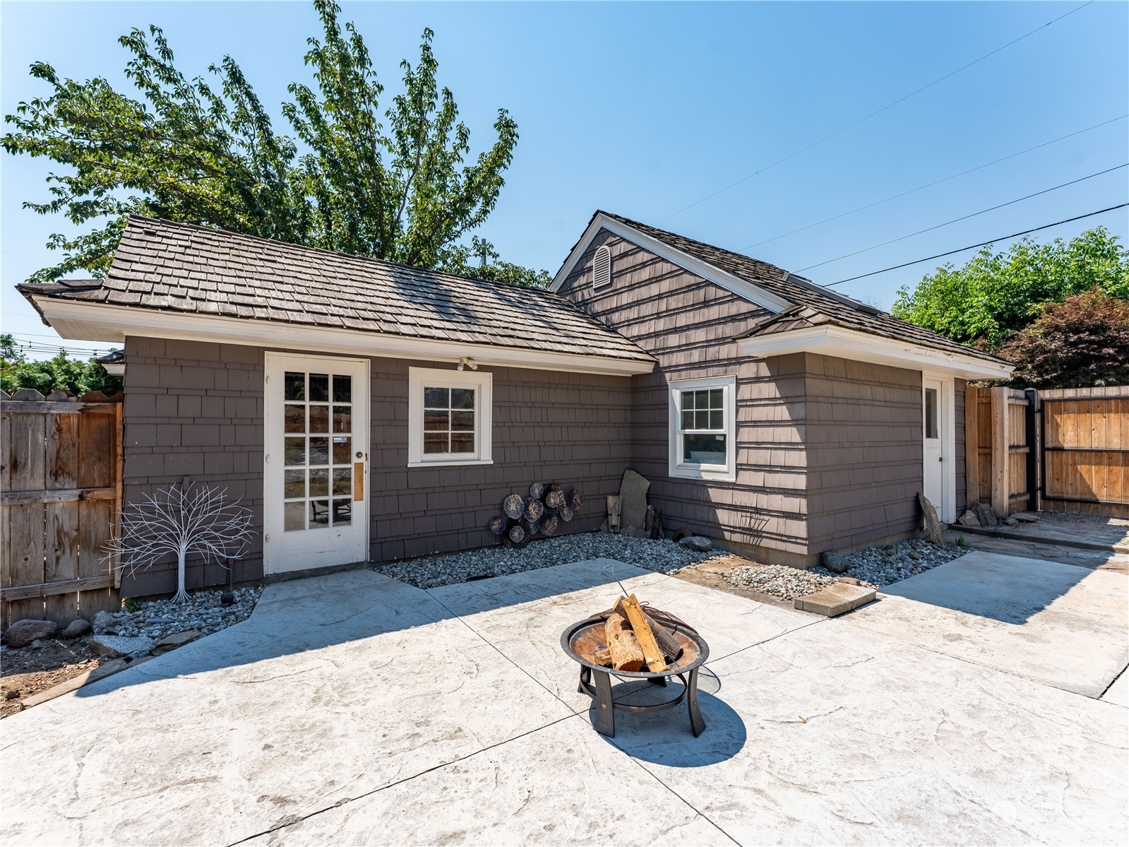 104 N Franklin Avenue