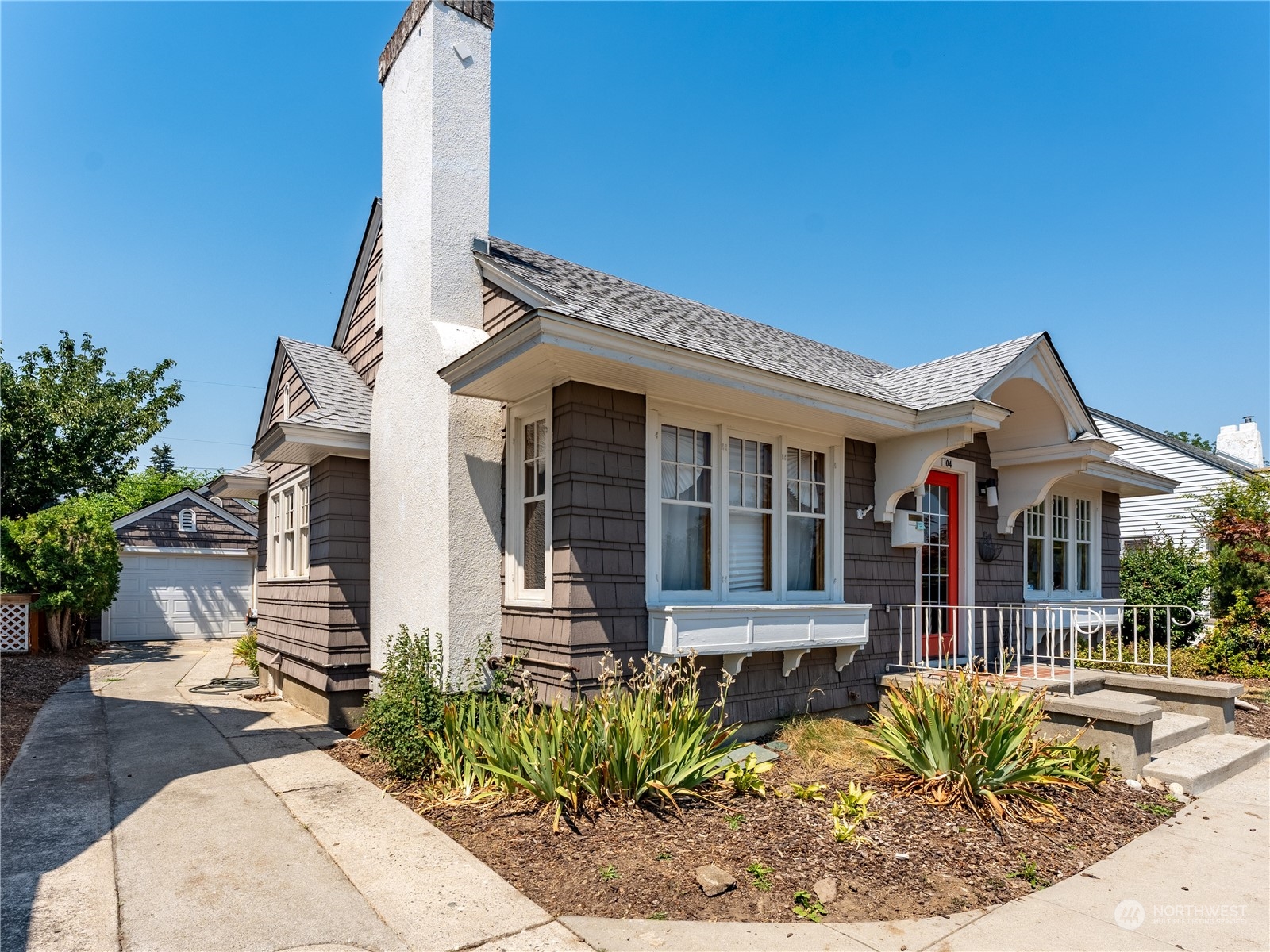 104 N Franklin Avenue