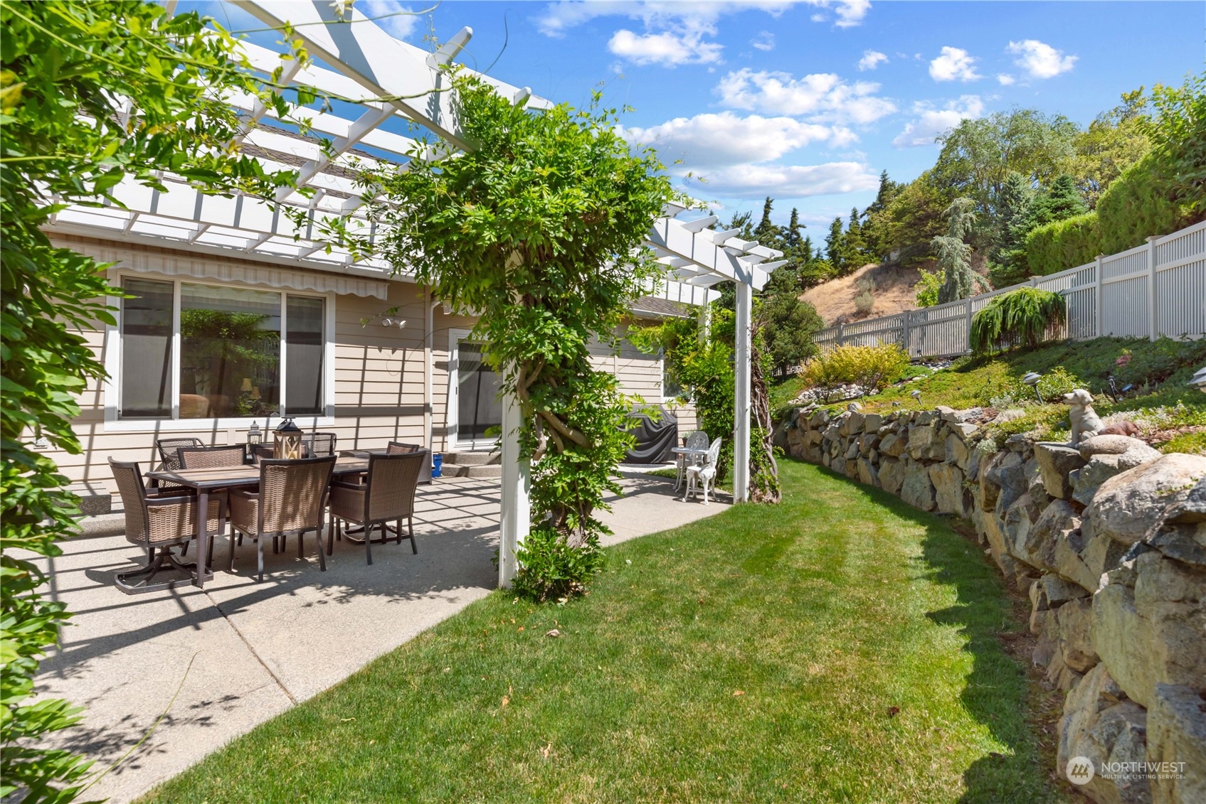 2071 Broadcrest Court
